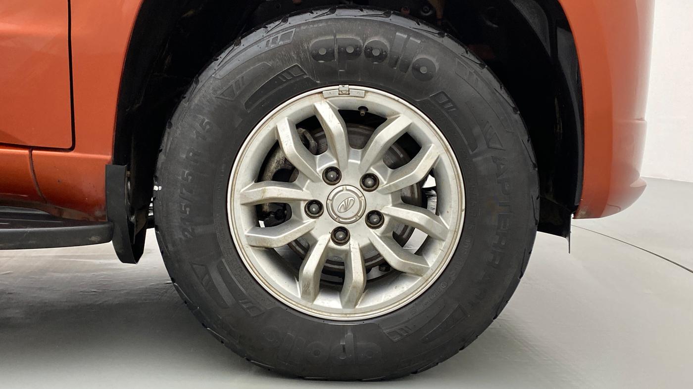2016 Mahindra TUV300 T8, Diesel, Manual, 59,642 km, Right Front Wheel