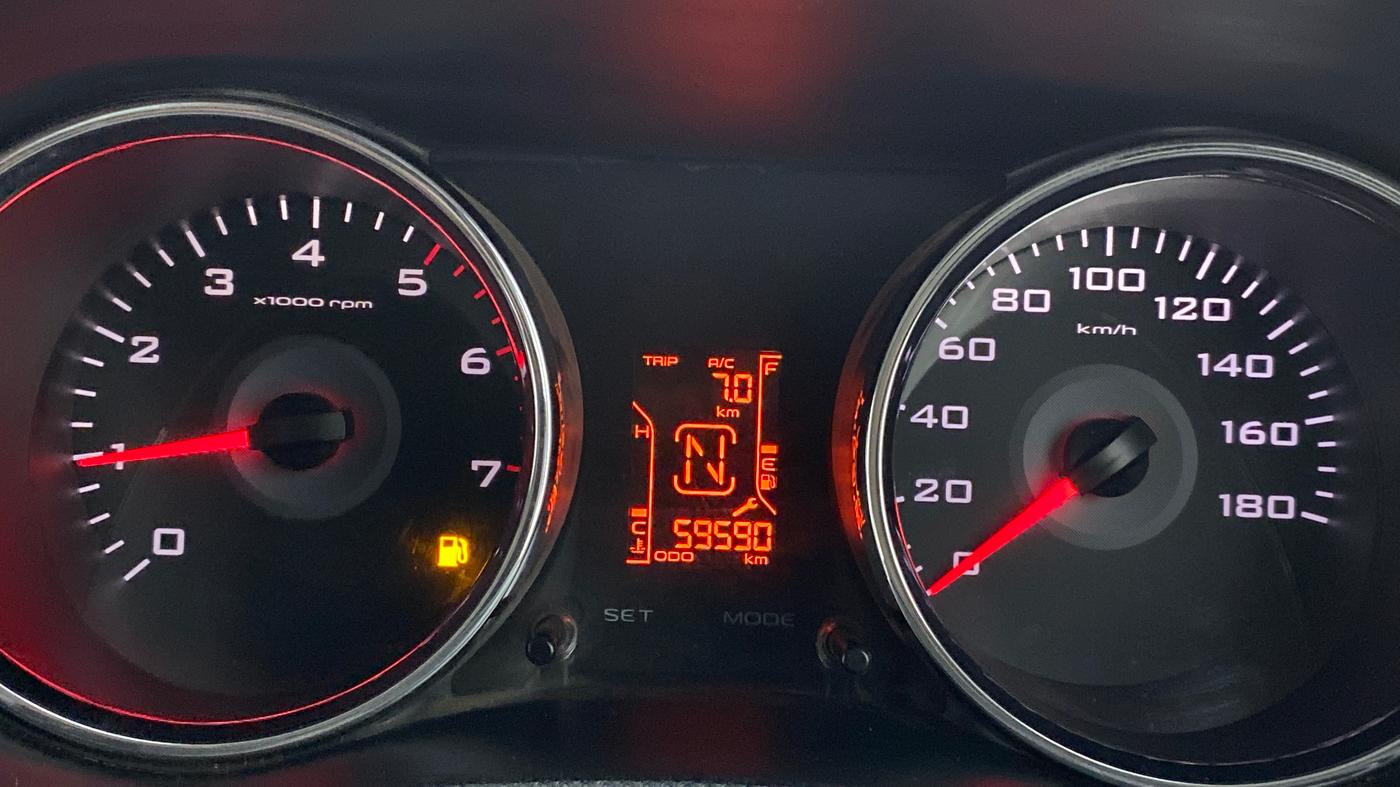 2016 Mahindra TUV300 T8, Diesel, Manual, 59,642 km, Odometer Image
