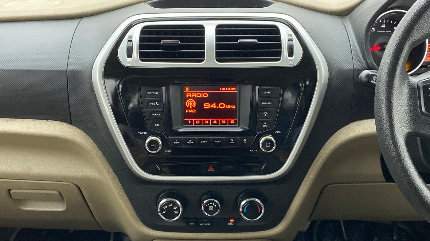 2016 Mahindra TUV300 T8, Diesel, Manual, 59,642 km, Air Conditioner