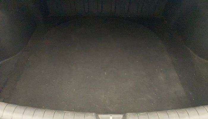 2017 Hyundai Verna 1.6 VTVT SX, Petrol, Manual, 79,333 km, Boot Inside