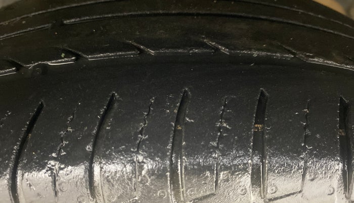 2014 Ford Ecosport TITANIUM 1.0L ECOBOOST, Petrol, Manual, 90,393 km, Left Front Tyre Tread