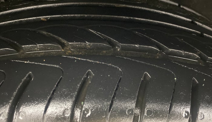 2014 Ford Ecosport TITANIUM 1.0L ECOBOOST, Petrol, Manual, 90,393 km, Right Rear Tyre Tread