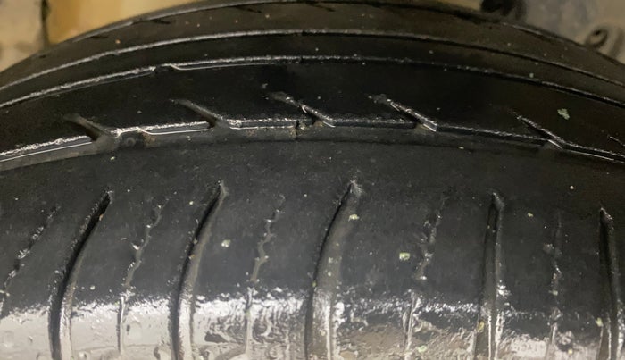 2014 Ford Ecosport TITANIUM 1.0L ECOBOOST, Petrol, Manual, 90,393 km, Right Front Tyre Tread