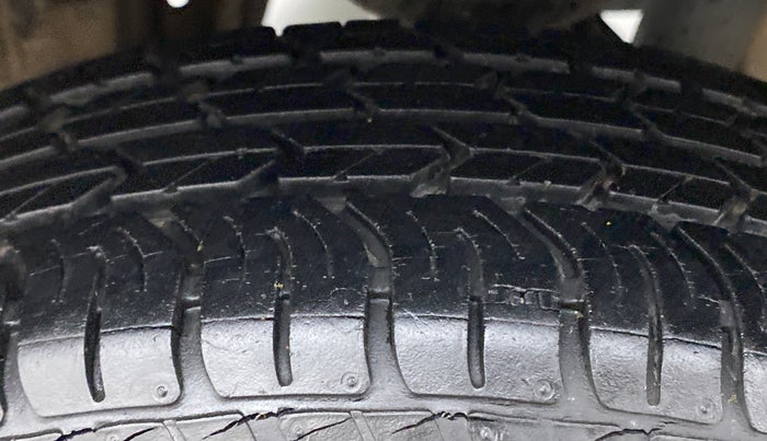 2010 Maruti Zen Estilo VXI, Petrol, Manual, 12,570 km, Right Rear Tyre Tread