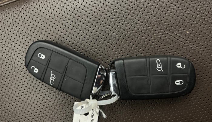 2023 Jeep MERIDIAN LIMITED (O) 4X2 MT, Diesel, Manual, 28,702 km, Key Close Up