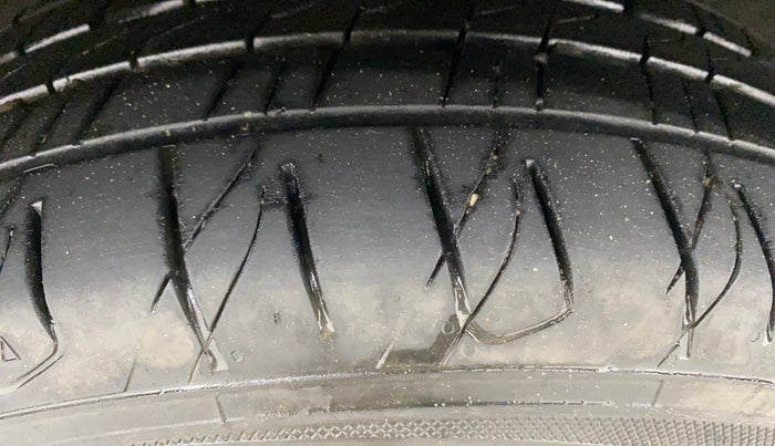 2013 Ford Ecosport TITANIUM 1.5L PETROL, Petrol, Manual, 83,444 km, Right Rear Tyre Tread