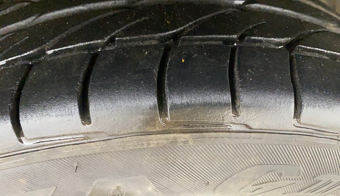 2013 Ford Ecosport TITANIUM 1.5L PETROL, Petrol, Manual, 83,444 km, Right Front Tyre Tread