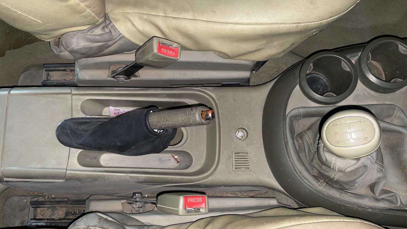 2013 Mahindra Quanto C4, Diesel, Manual, 97,159 km, Gear Lever