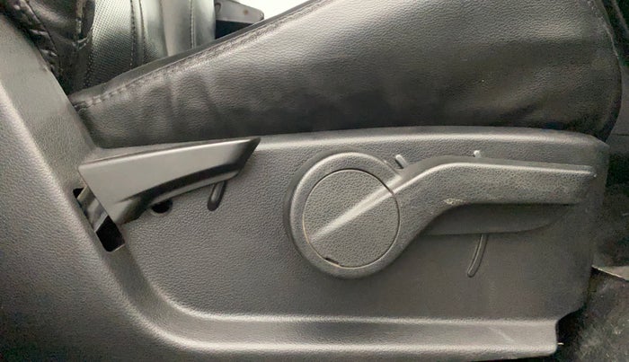 2021 Mahindra Thar LX D 4*4 MT HT, Diesel, Manual, 75,749 km, Driver Side Adjustment Panel