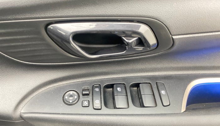 2021 Hyundai NEW I20 Asta 1.0 GDI Turbo IMT, Petrol, Manual, 33,012 km, Driver Side Door Panels Control