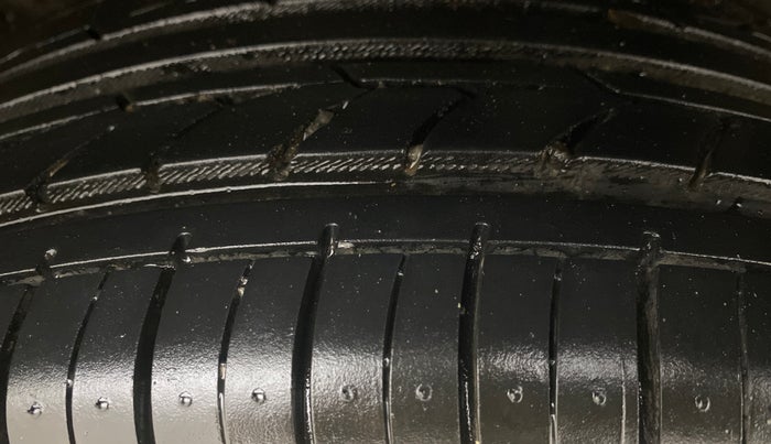 2021 Hyundai NEW I20 Asta 1.0 GDI Turbo IMT, Petrol, Manual, 33,012 km, Left Rear Tyre Tread