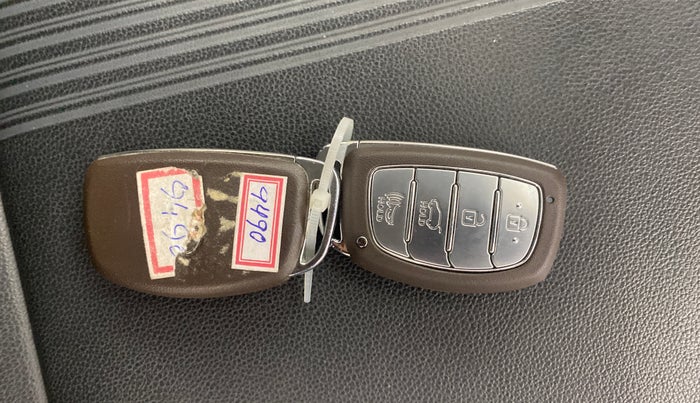 2021 Hyundai NEW I20 Asta 1.0 GDI Turbo IMT, Petrol, Manual, 33,012 km, Key Close Up