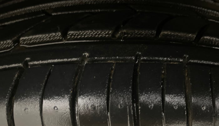 2021 Hyundai NEW I20 Asta 1.0 GDI Turbo IMT, Petrol, Manual, 33,012 km, Left Front Tyre Tread