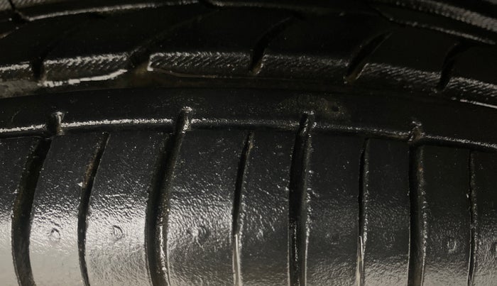 2021 Hyundai NEW I20 Asta 1.0 GDI Turbo IMT, Petrol, Manual, 33,012 km, Right Front Tyre Tread