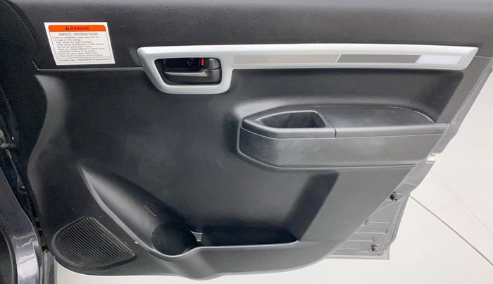 2021 Maruti S PRESSO VXI CNG, CNG, Manual, 45,975 km, Driver Side Door Panels Control