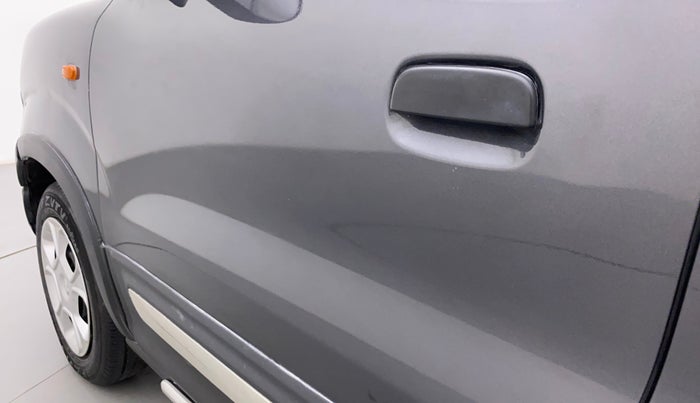 2021 Maruti S PRESSO VXI CNG, CNG, Manual, 45,975 km, Front passenger door - Slightly dented