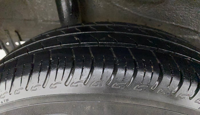 2021 Maruti S PRESSO VXI CNG, CNG, Manual, 45,975 km, Right Rear Tyre Tread