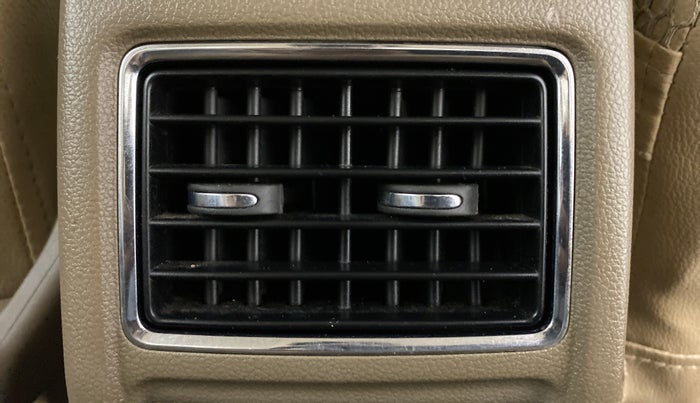 2013 Skoda Rapid ELEGANCE 1.6 MPI AT, Petrol, Automatic, 65,120 km, Rear AC Vents
