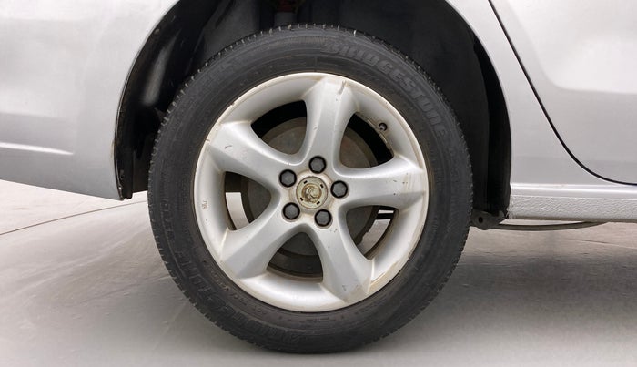 2013 Skoda Rapid ELEGANCE 1.6 MPI AT, Petrol, Automatic, 65,120 km, Right Rear Wheel