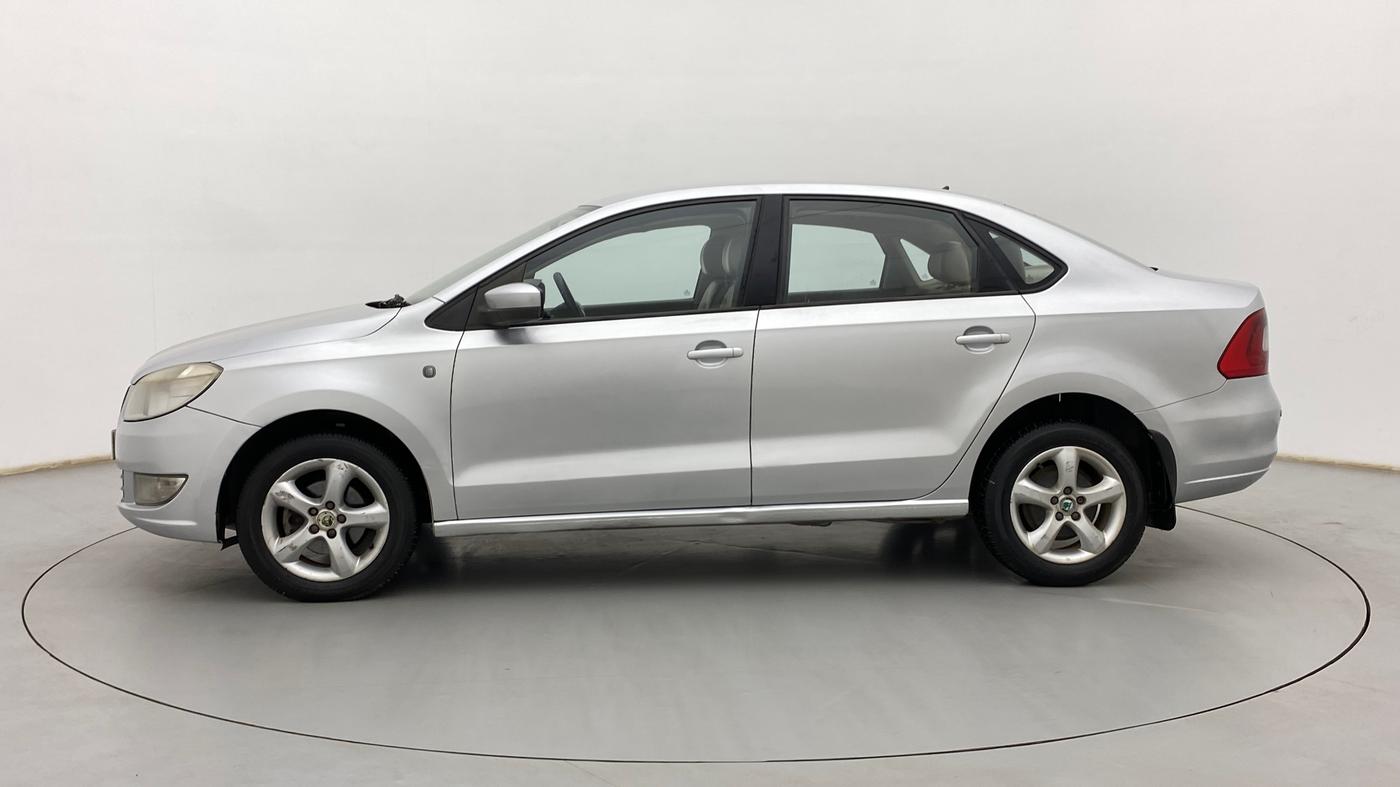 2013 Skoda Rapid ELEGANCE 1.6 MPI AT, Petrol, Automatic, 65,120 km, Left Side