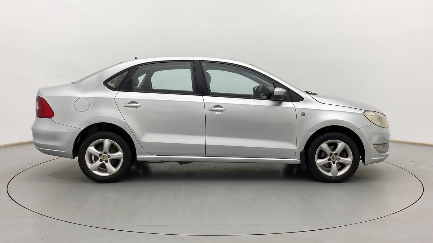 2013 Skoda Rapid ELEGANCE 1.6 MPI AT, Petrol, Automatic, 65,120 km, Right Side View