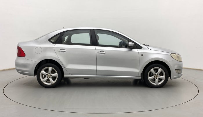 2013 Skoda Rapid ELEGANCE 1.6 MPI AT, Petrol, Automatic, 65,120 km, Right Side View