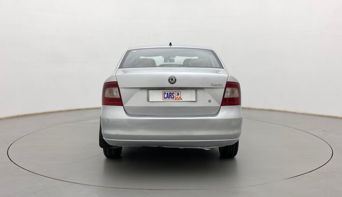 2013 Skoda Rapid ELEGANCE 1.6 MPI AT, Petrol, Automatic, 65,120 km, Back/Rear