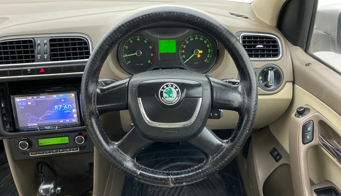 2013 Skoda Rapid ELEGANCE 1.6 MPI AT, Petrol, Automatic, 65,120 km, Steering Wheel Close Up