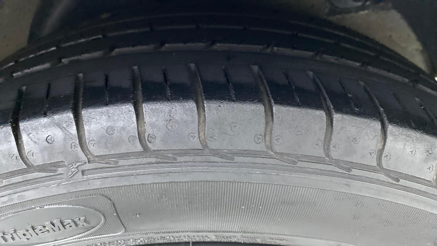 2014 Hyundai Verna FLUIDIC 1.6 SX CRDI, Diesel, Manual, 94,411 km, Left Rear Tyre Tread
