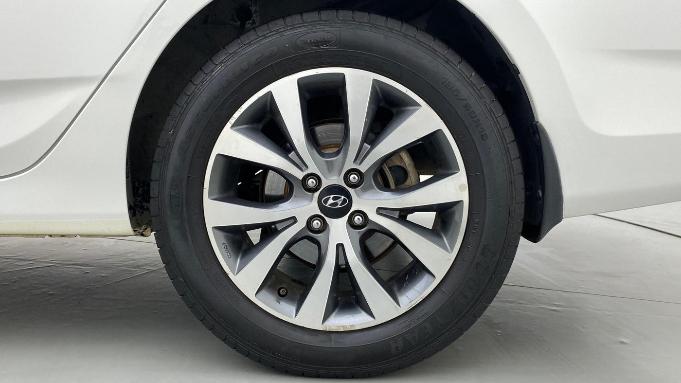 2014 Hyundai Verna FLUIDIC 1.6 SX CRDI, Diesel, Manual, 94,411 km, Left Rear Wheel