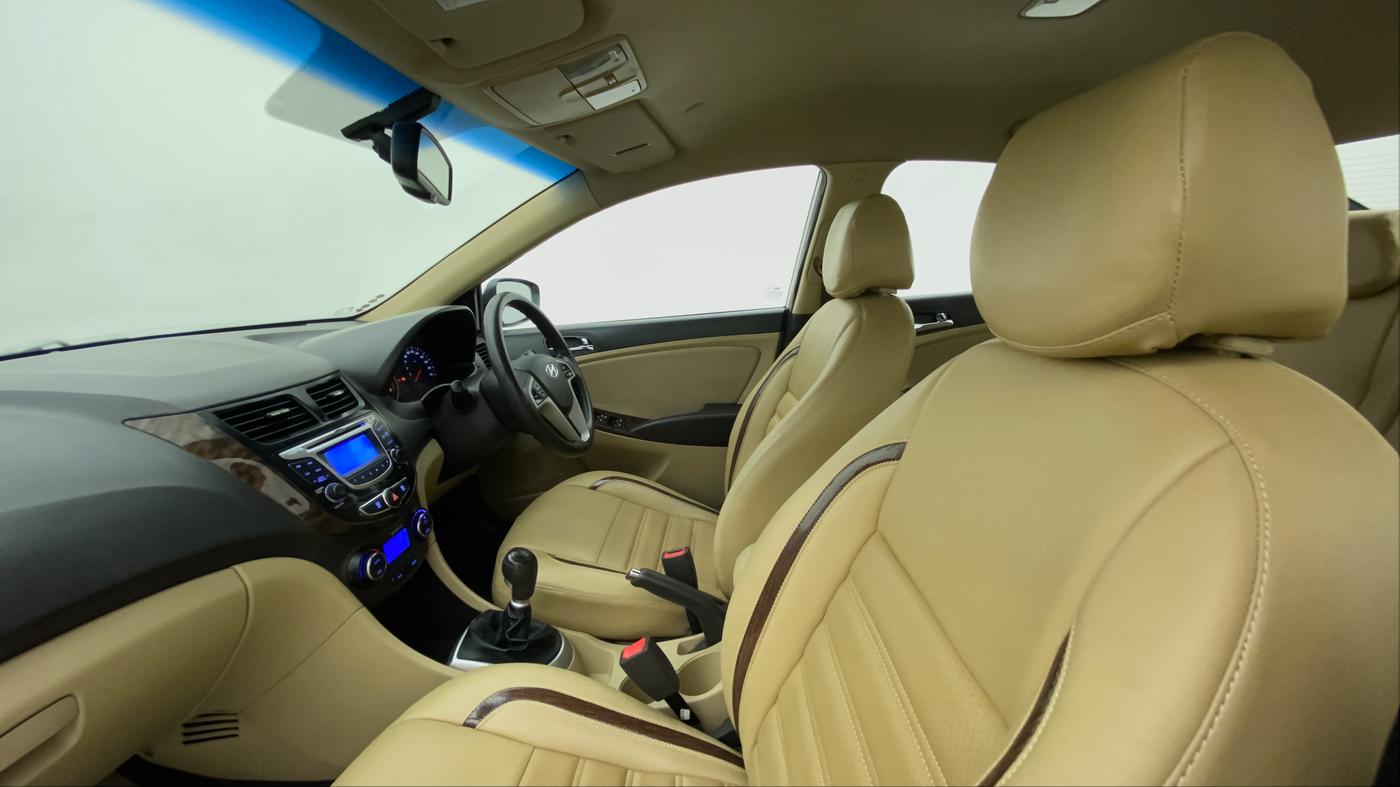 2014 Hyundai Verna FLUIDIC 1.6 SX CRDI, Diesel, Manual, 94,411 km, Right Side Front Door Cabin