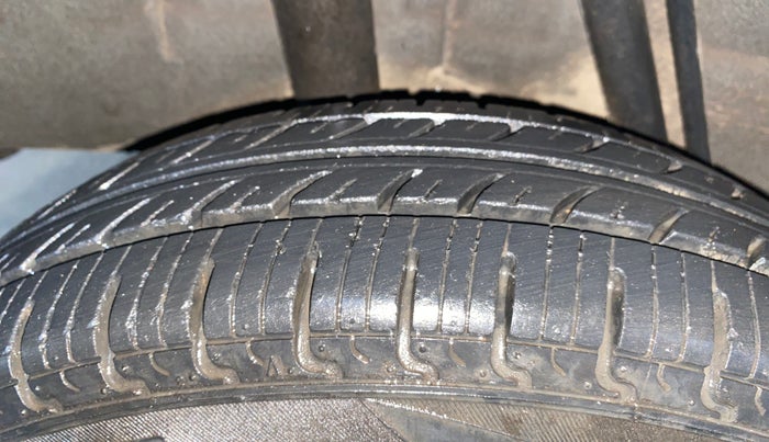 2018 Renault Kwid RXL, Petrol, Manual, 11,716 km, Right Rear Tyre Tread