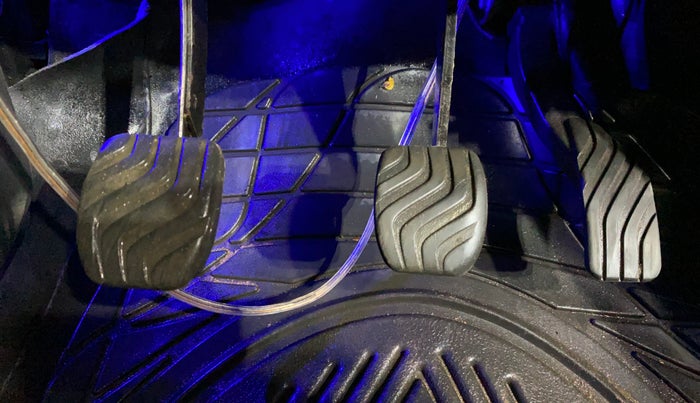 2018 Renault Kwid RXL, Petrol, Manual, 11,716 km, Pedals