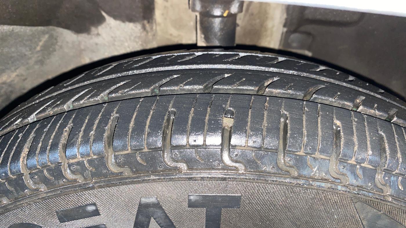 2018 Renault Kwid RXL, Petrol, Manual, 11,716 km, Right Front Tyre Tread