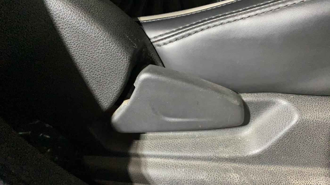 2018 Renault Kwid RXL, Petrol, Manual, 11,716 km, Driver Side Adjustment Panel