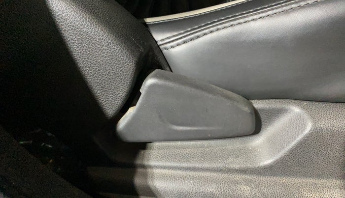 2018 Renault Kwid RXL, Petrol, Manual, 11,716 km, Driver Side Adjustment Panel