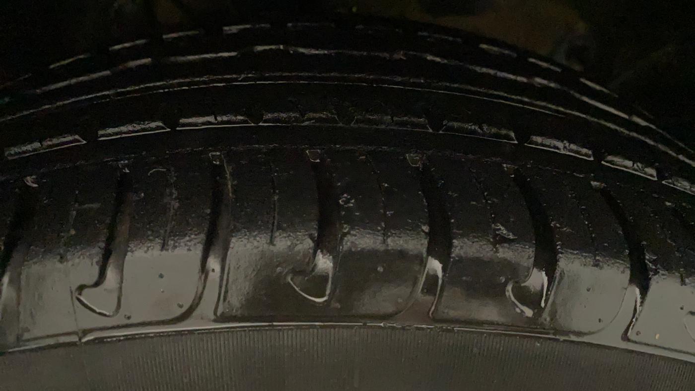 2018 Renault Duster RXS CVT, Petrol, Automatic, 25,066 km, Left Rear Tyre Tread