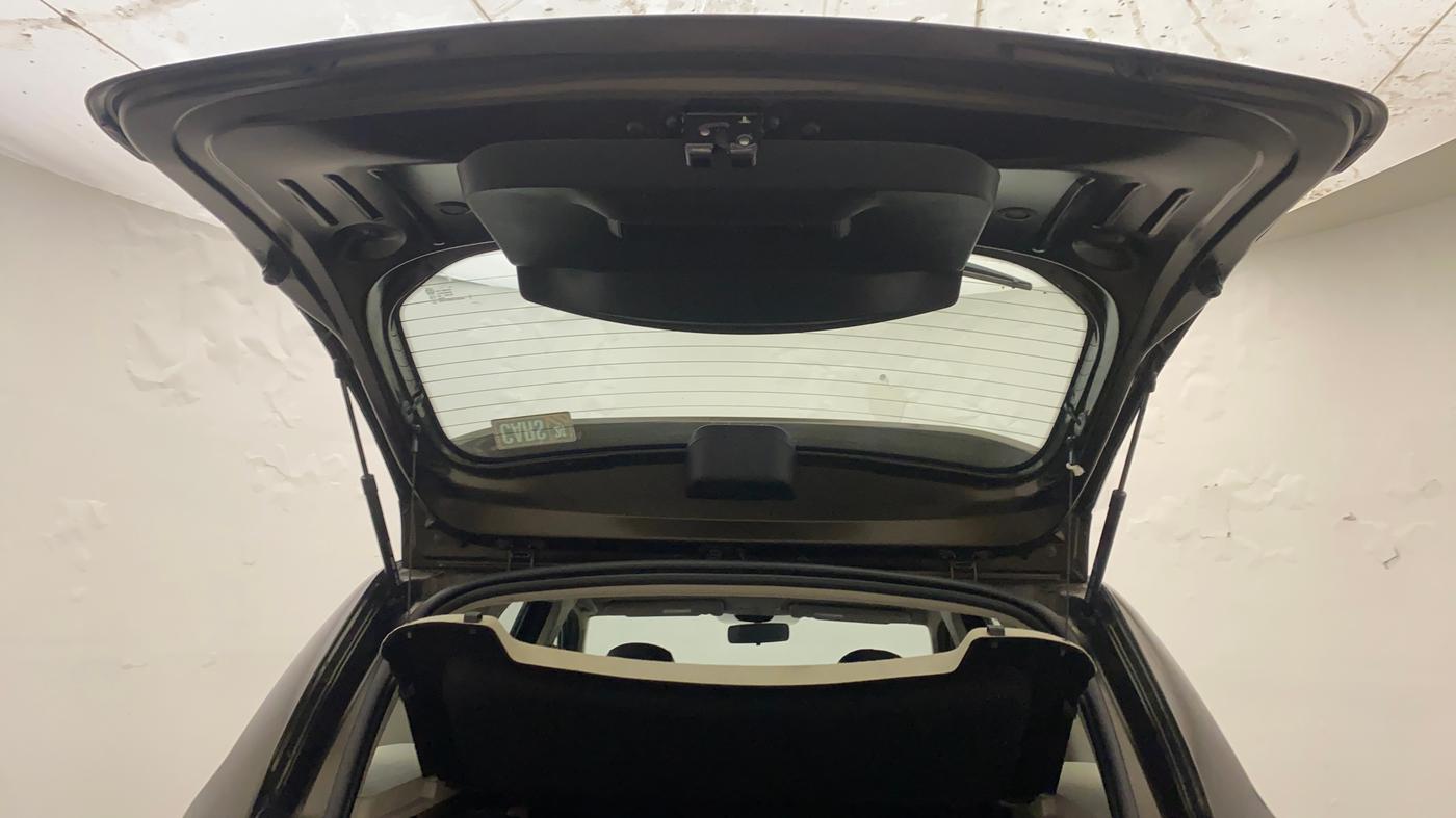 2018 Renault Duster RXS CVT, Petrol, Automatic, 25,066 km, Boot Door Open
