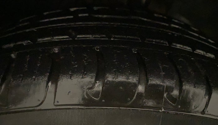 2018 Renault Duster RXS CVT, Petrol, Automatic, 25,066 km, Right Rear Tyre Tread