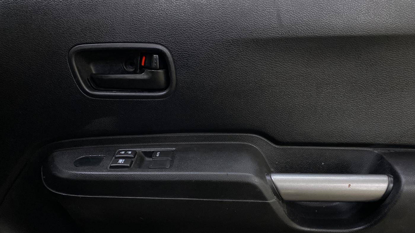 2022 Maruti IGNIS SIGMA 1.2, Petrol, Manual, 81,393 km, Driver Side Door Panels Control