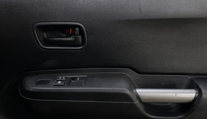2022 Maruti IGNIS SIGMA 1.2, Petrol, Manual, 81,393 km, Driver Side Door Panels Control