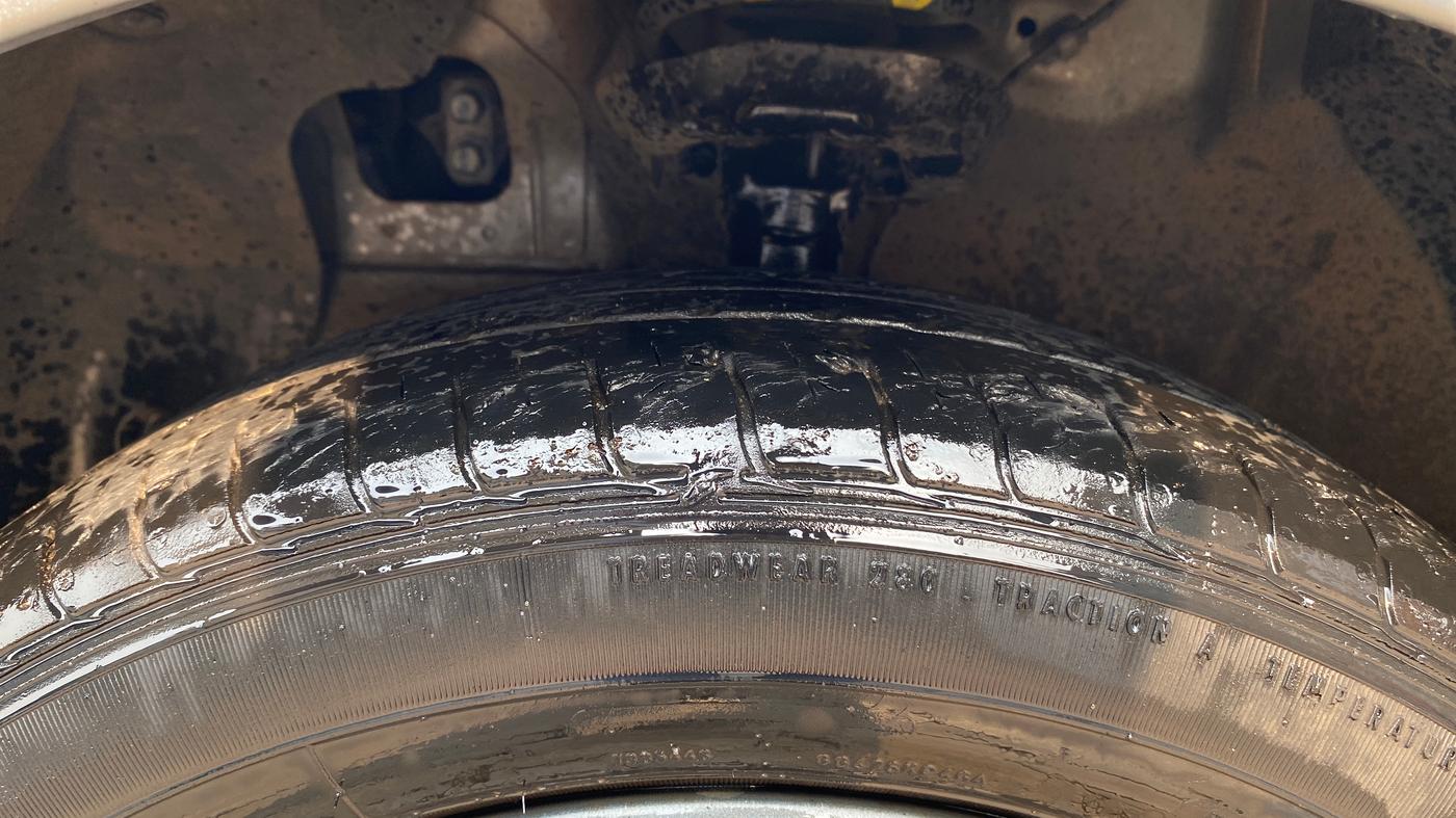 2020 Hyundai AURA SX 1.2, Petrol, Manual, 12,732 km, Left Front Tyre Tread
