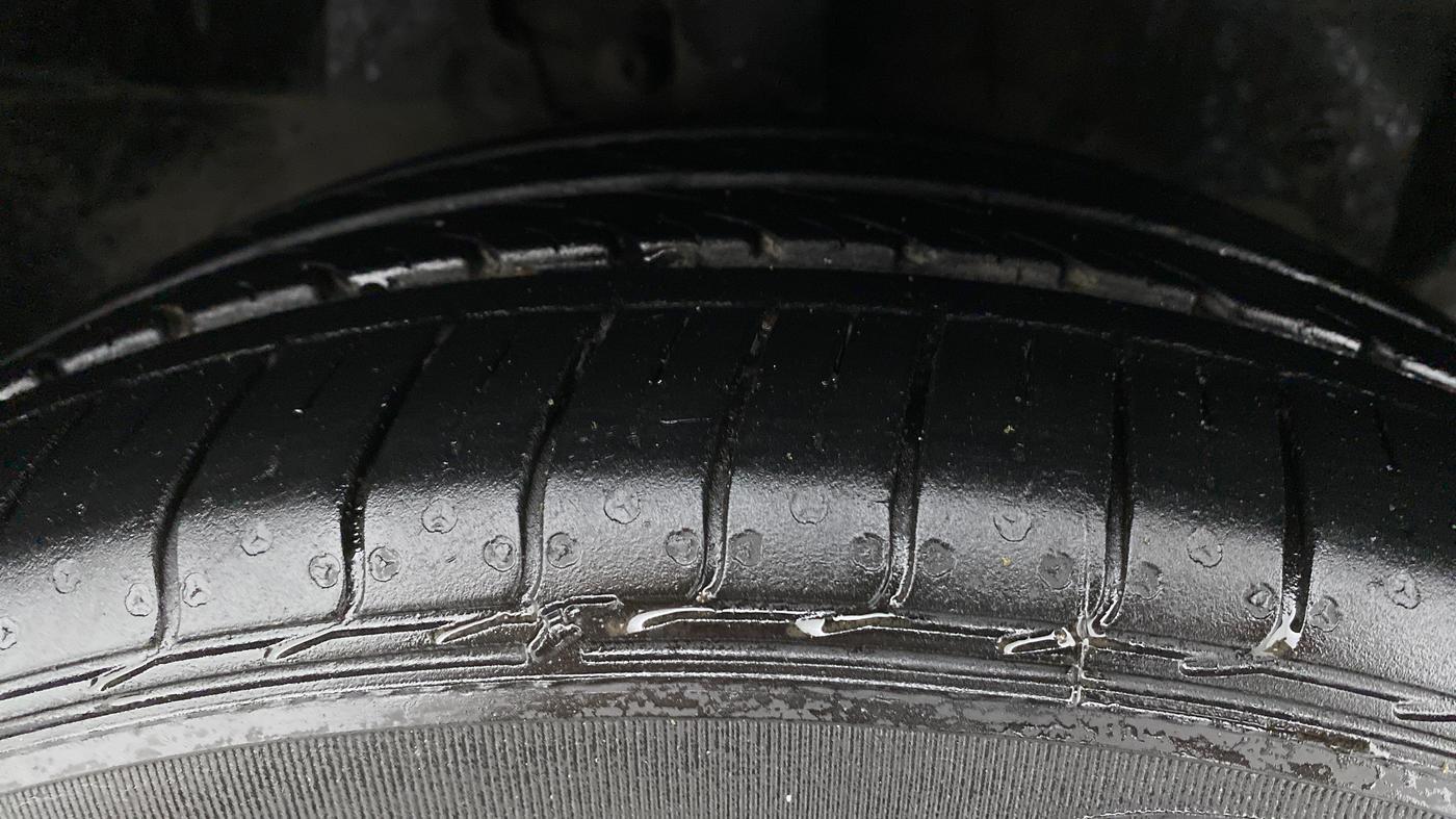 2018 Ford FREESTYLE TITANIUM PLUS 1.2 PETROL, Petrol, Manual, 76,196 km, Right Front Tyre Tread