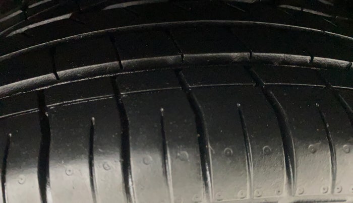2020 Tata NEXON XZA PLUS (O) PETROL DUAL TONE, Petrol, Automatic, 17,597 km, Left Rear Tyre Tread