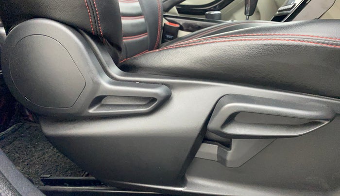 2020 Tata NEXON XZA PLUS (O) PETROL DUAL TONE, Petrol, Automatic, 17,597 km, Driver Side Adjustment Panel