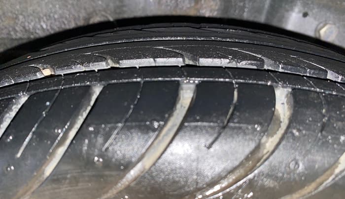 2017 Hyundai Eon ERA +, Petrol, Manual, 43,189 km, Right Rear Tyre Tread