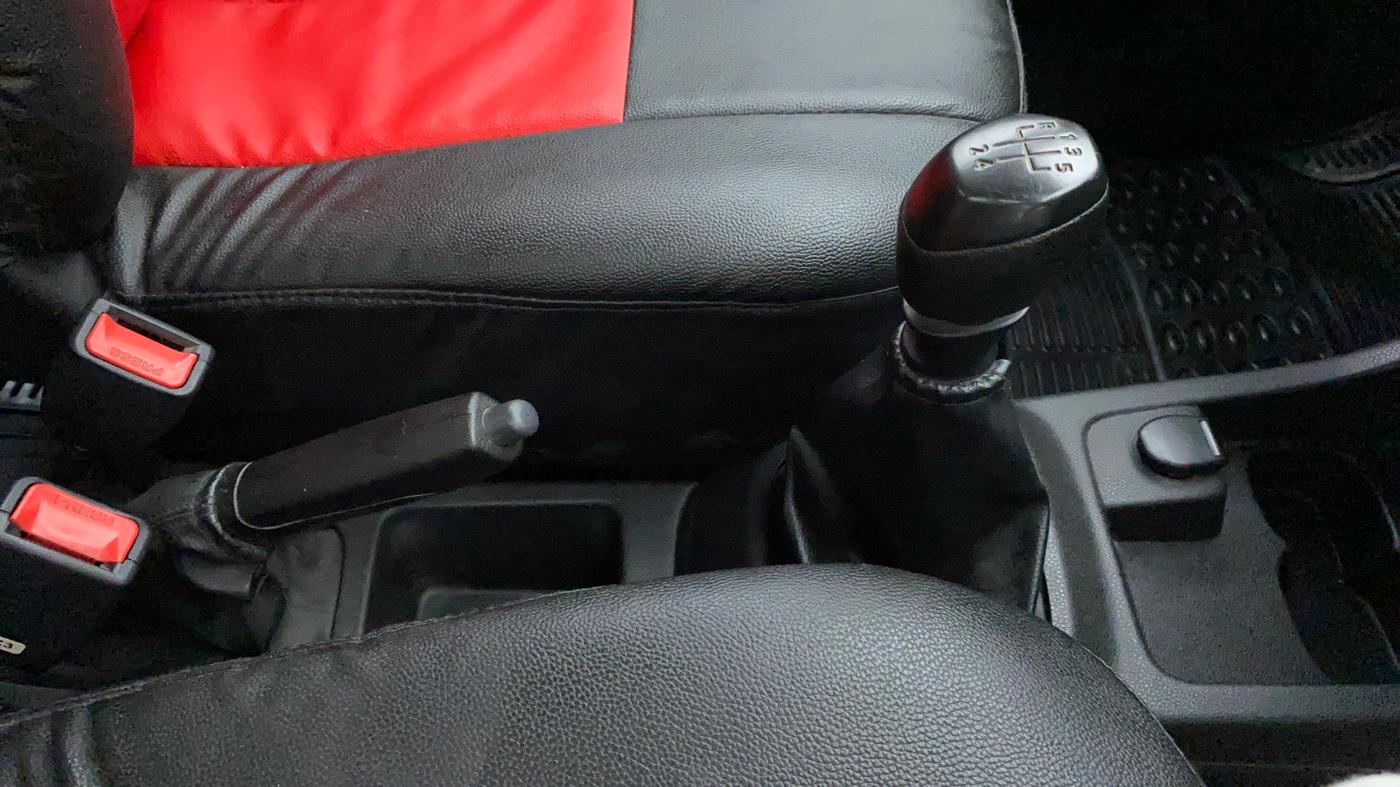 2018 Renault Kwid RXT Opt, Petrol, Manual, 33,167 km, Gear Lever
