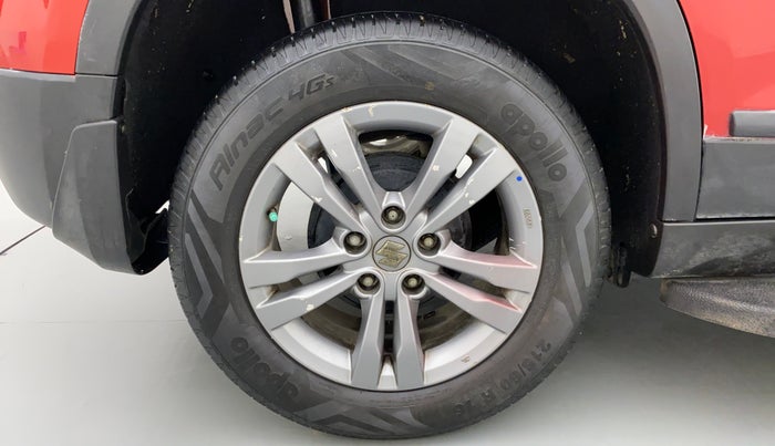 2016 Maruti Vitara Brezza ZDI, Diesel, Manual, 26,786 km, Right Rear Wheel