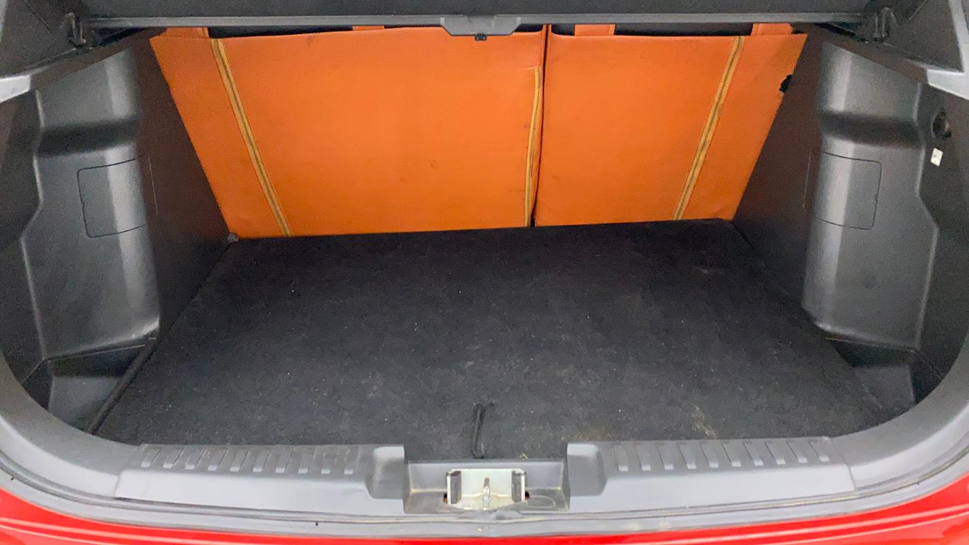 2016 Maruti Vitara Brezza ZDI, Diesel, Manual, 26,786 km, Boot Inside