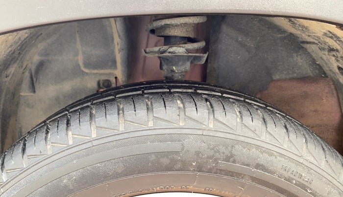 2023 Renault Kwid RXT 1.0 AMT, Petrol, Automatic, 10,354 km, Left Front Tyre Tread